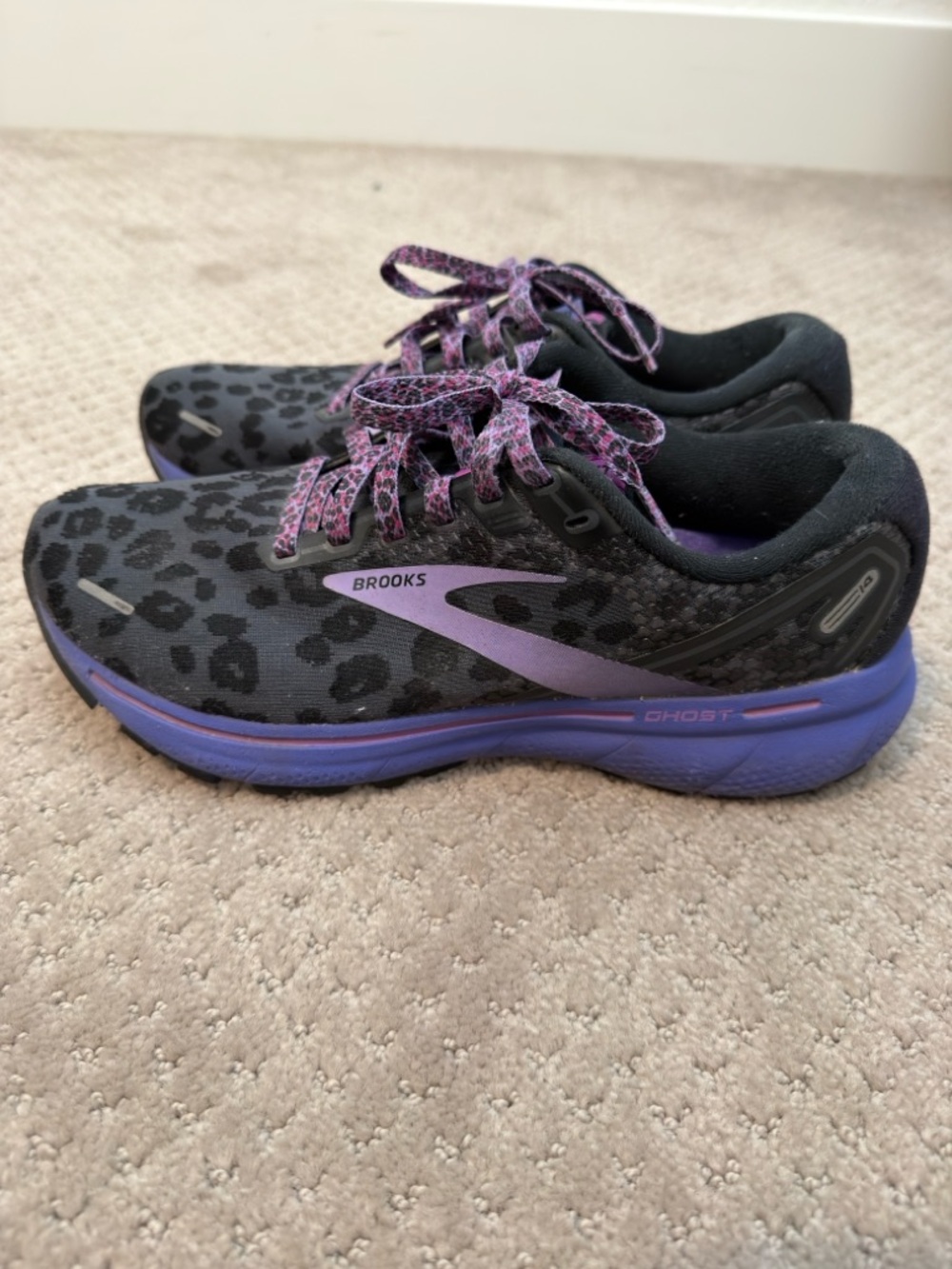 Brooks Women's Running Shoes in Black Leopard with Purple Accents - 8.5